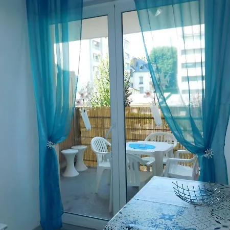 Le Petit Nid Apartment *